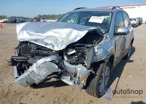 2018 Volkswagen Tiguan Limited 2.0T z USA, uszkodzony, nr VIN WVGAV7AXXJK003077